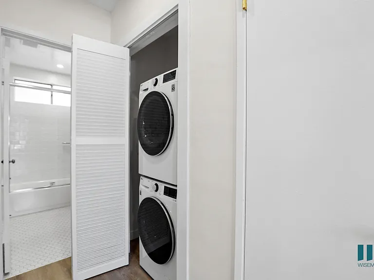 In-Suite Washer & Dryer