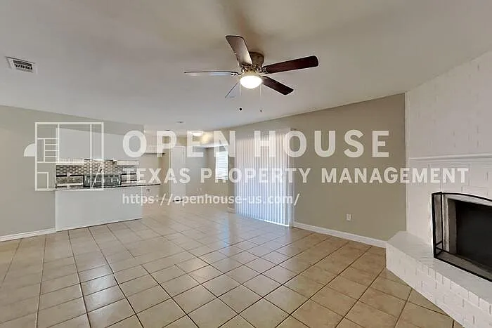3 bed, 2.0 bath, 1336 sqft, $1,995 — Photo 3