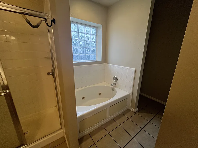 2321 SW 94th St — Photo 22