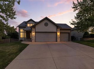 2133 W Ferrel Dr, Olathe, KS 66061