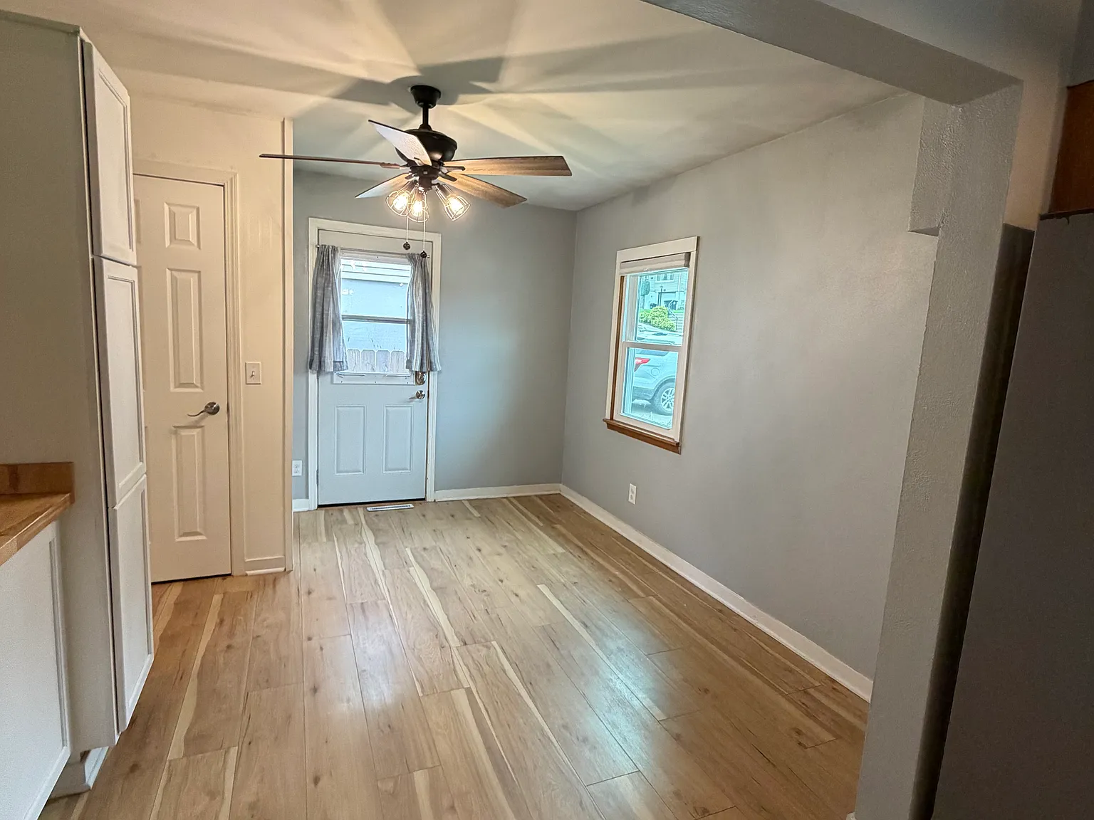3 bed, 1356 sqft, $1,900 — Photo 4