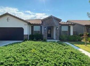 1131 S Manzanita St, Visalia, CA