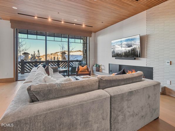 8680 Empire Club Dr
