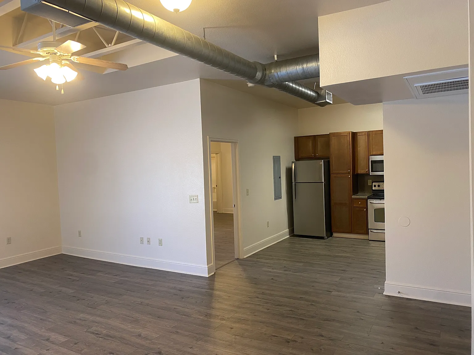 2 bed, 1113 sqft, $1,250 — Photo 4