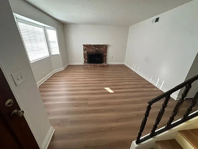 2 bed, 1.5 bath, 1335 sqft, $2,950 — Photo 3