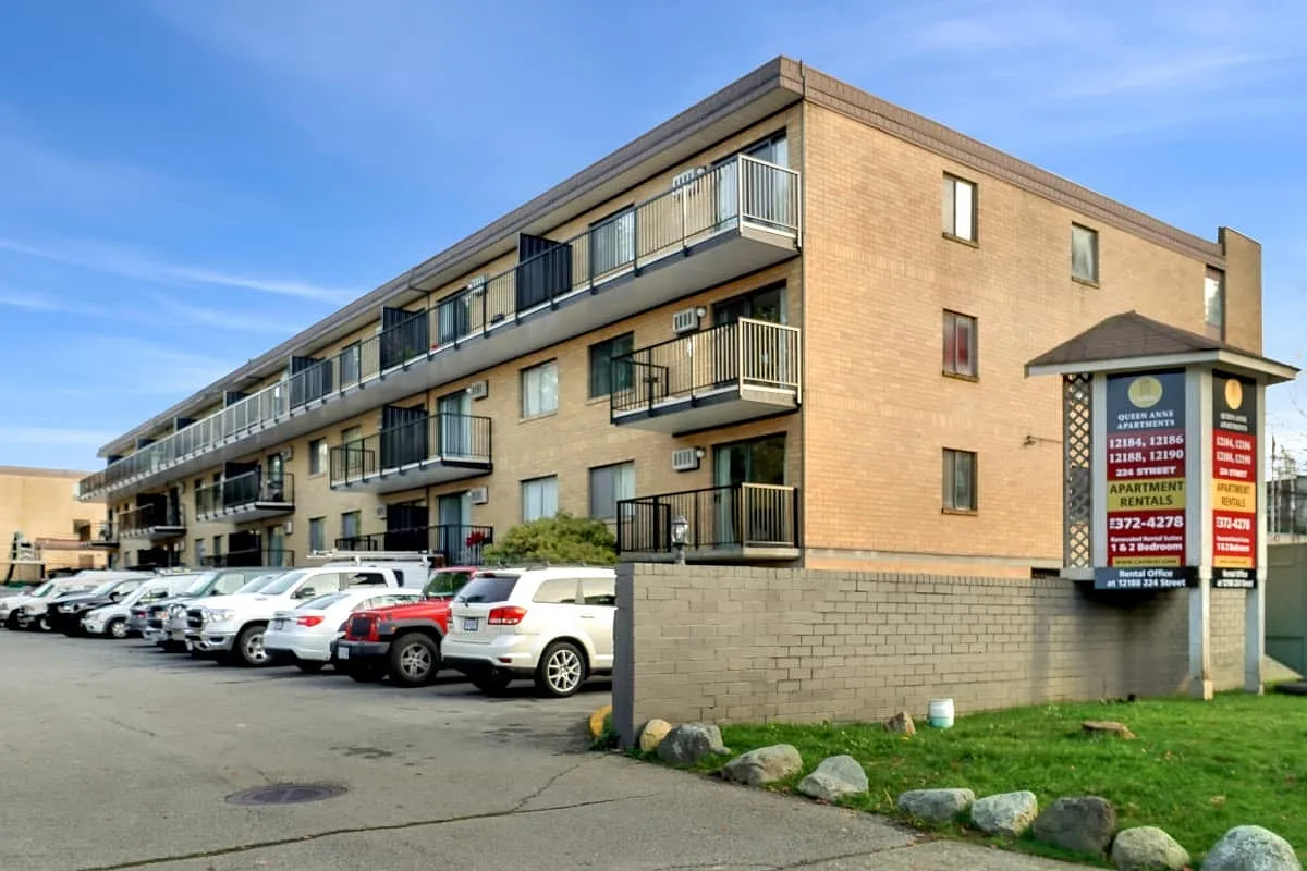 Queen Anne Apartments — Photo 2