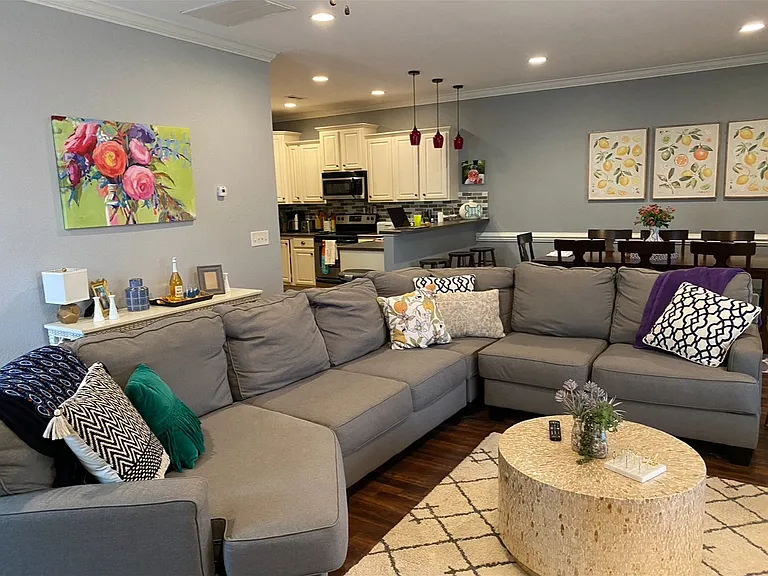 2333 Dovedale Dr #B — Photo 3