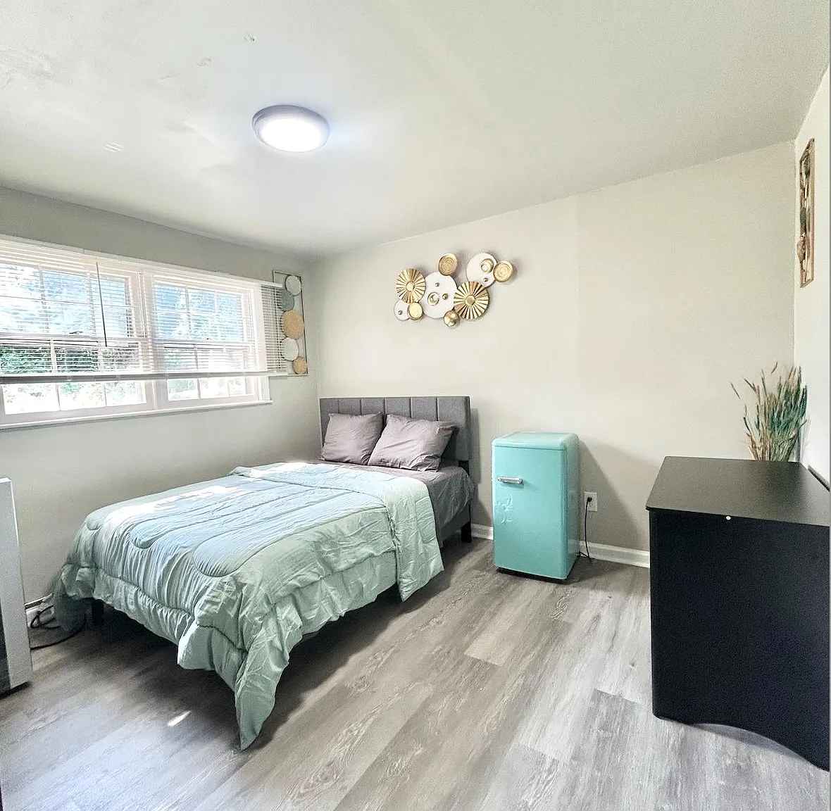 4 bed, 3.5 bath, 1400 sqft, $767 — Photo 4