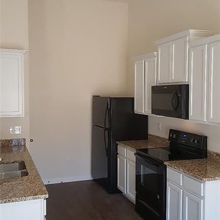 2nd image of 1009 River Crest Ct