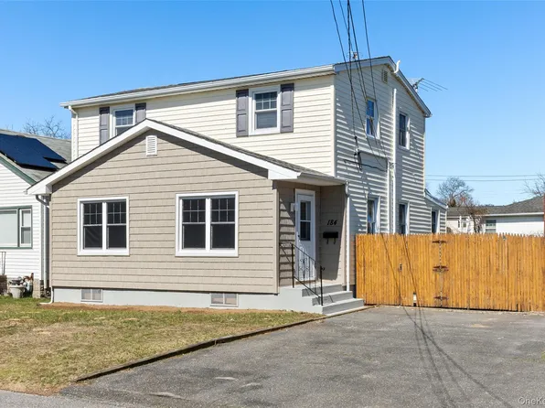 184 Dallas Street, Lindenhurst, NY 11757