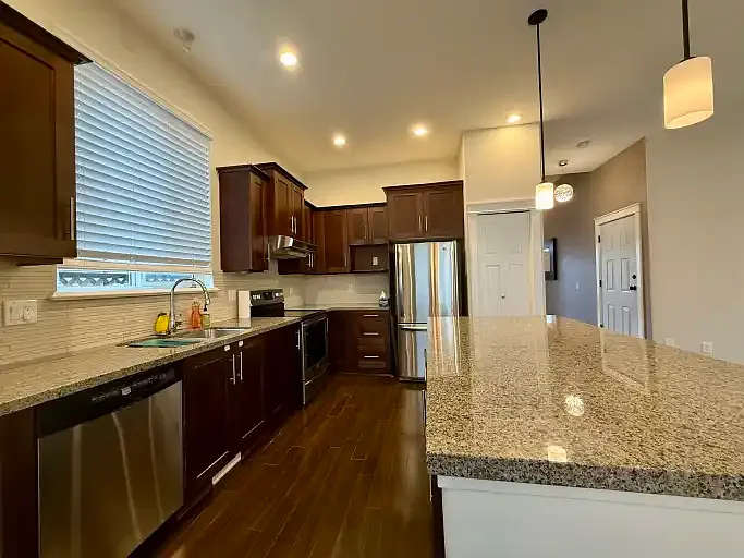 3 bed, 2.5 bath, $3,795 — Photo 2