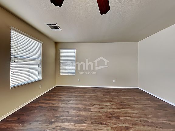 3rd image of 4734 Portola Vista Ave