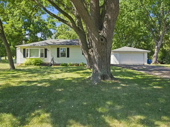 125 Hackberry Hl, Long Lake, MN 55356