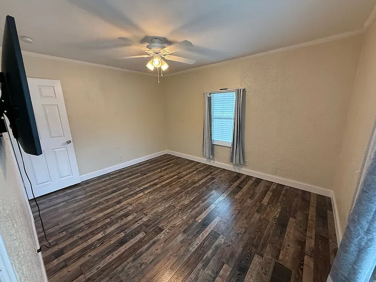 3833 Iris St N — Photo 15
