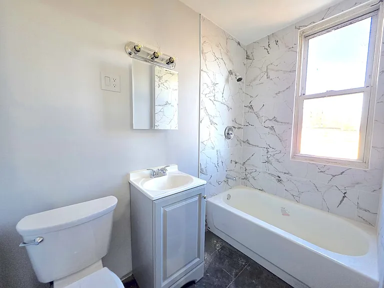 241 Congress Ave #1 — Photo 2