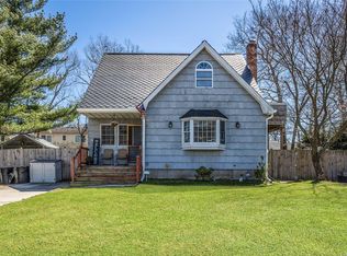 52 Carlton Ave, Mastic, NY 11950
