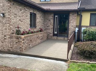 39 Wyndwood Dr, Wilkes Barre, PA 18705