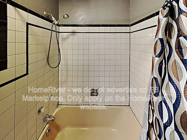 711 Hampshire Ave — Photo 3