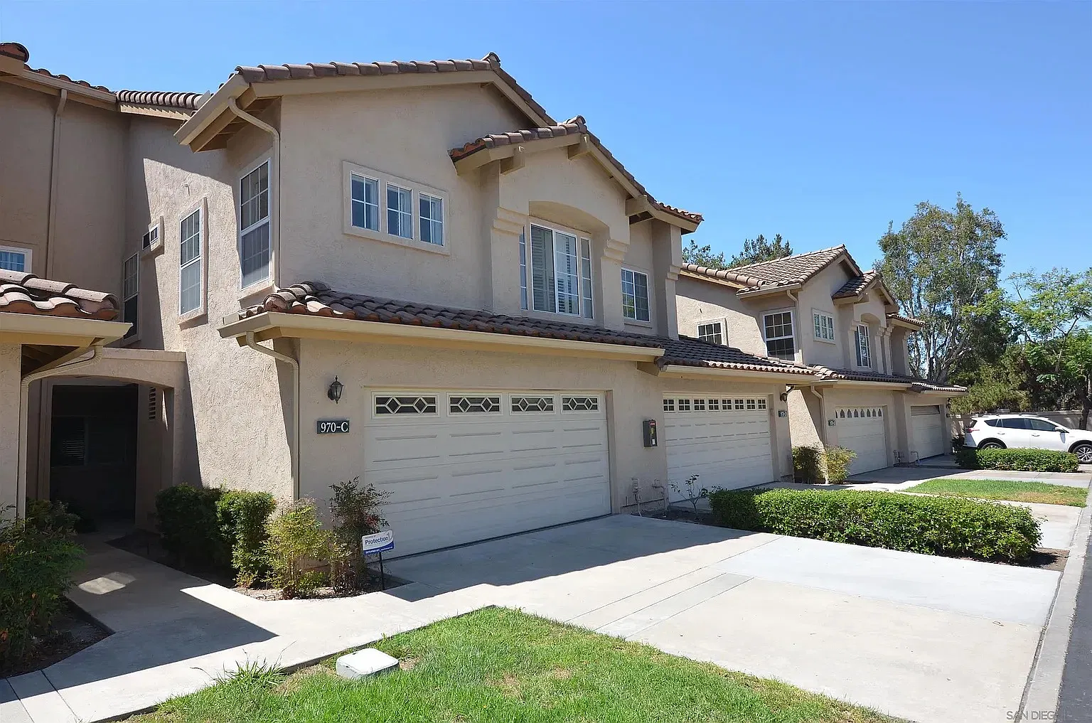 3 bed, 2.5 bath, 1600 sqft, $3,800 — Photo 1
