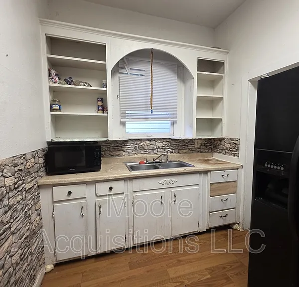 1410 E Chaffin St — Photo 3