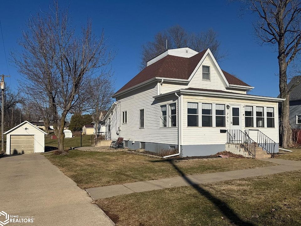 1st image of 205 E Grace St