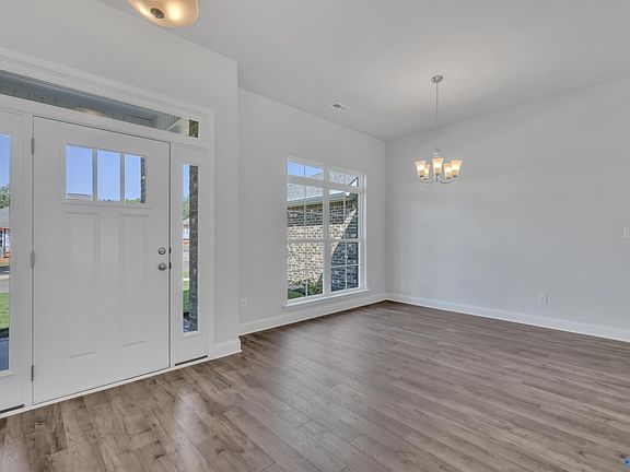 4th image of 3019 Joseph Dr SE