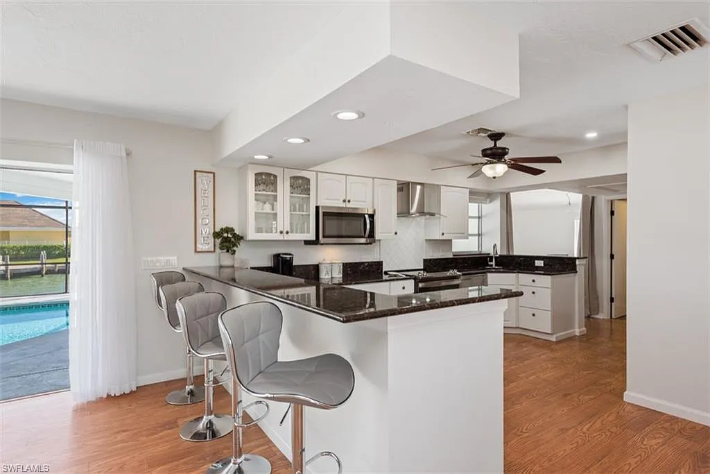 4 bed, 3.0 bath, 1896 sqft, $20,000 — Photo 2