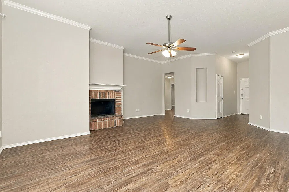 3 bed, 2.0 bath, 1747 sqft, $1,820 — Photo 4