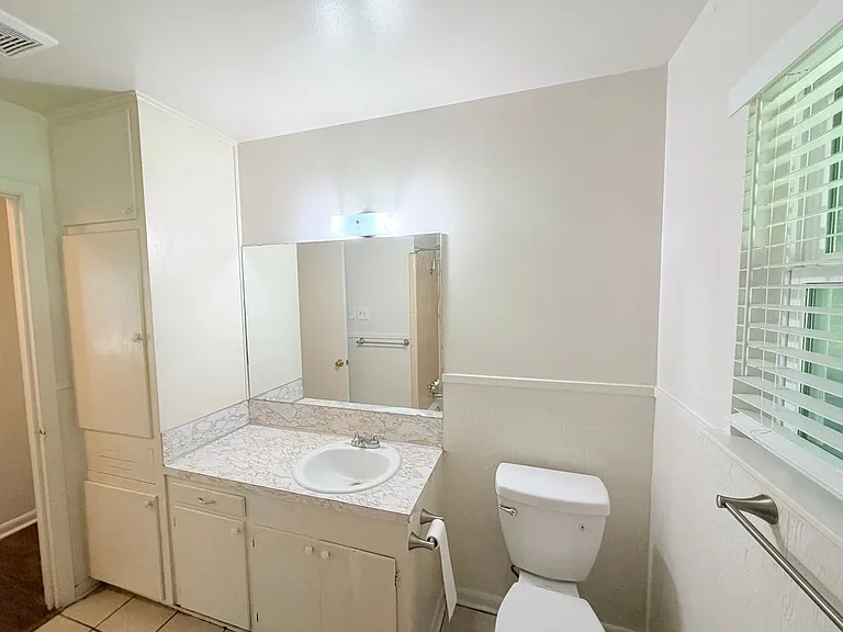 8701 Parkfield Dr — Photo 24