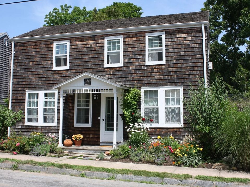 1st image of 8 Amity St