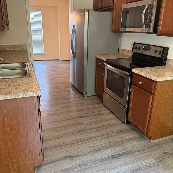 4307 Twisted Oak Dr — Photo 2