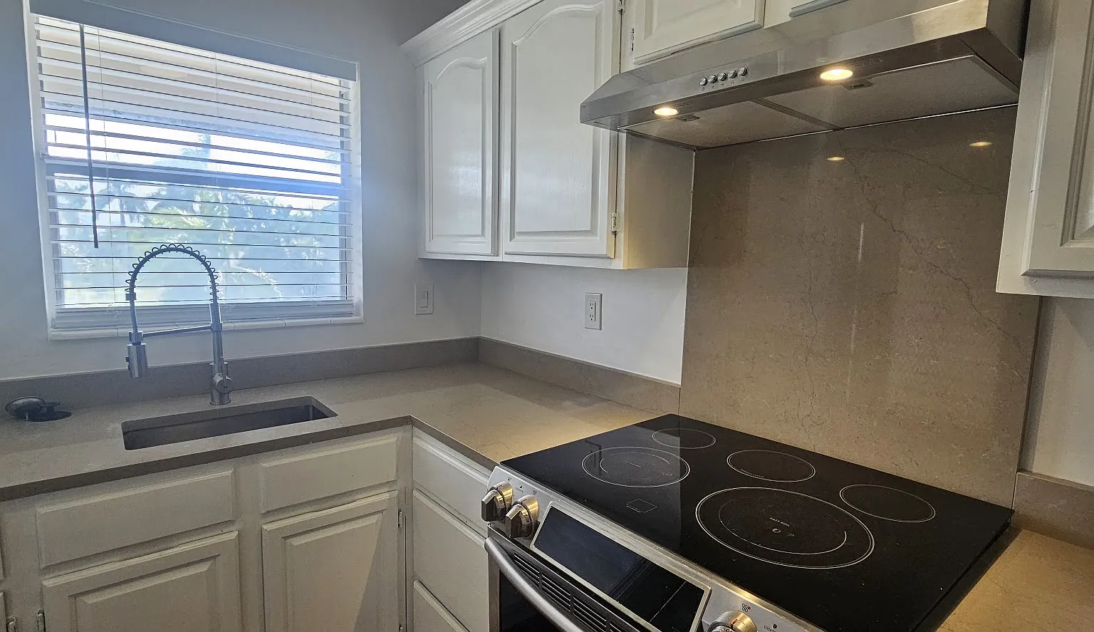 1 bed, 700 sqft, $1,750 — Photo 4