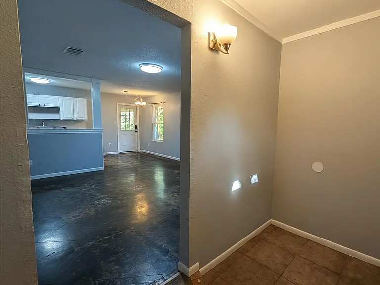 1108 Marlton St — Photo 6