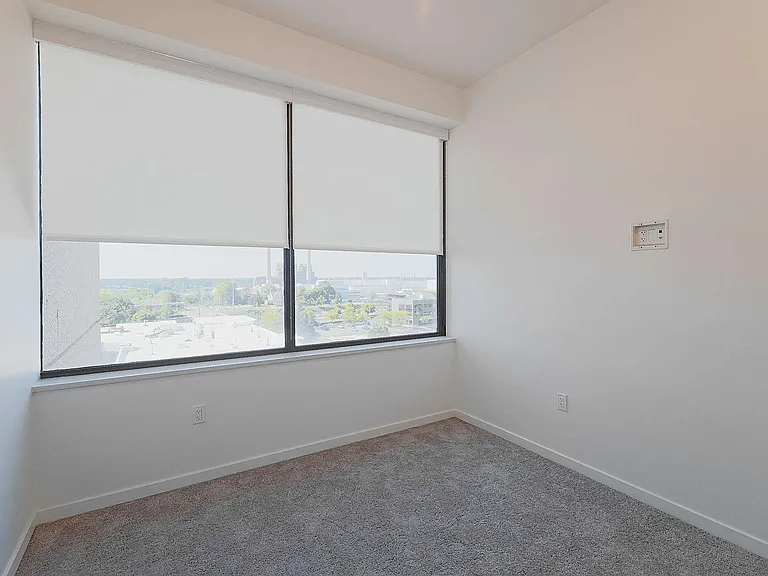 501 S Capitol Ave — Photo 37
