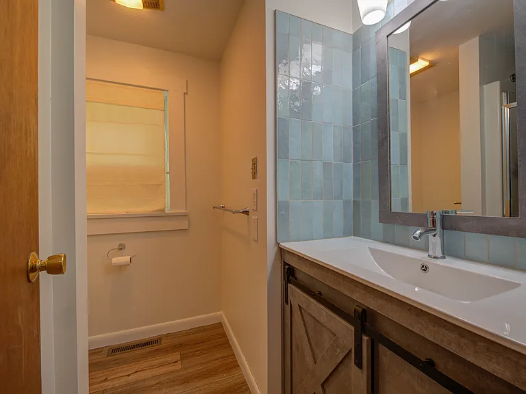 90 Chestnut Rd — Photo 21