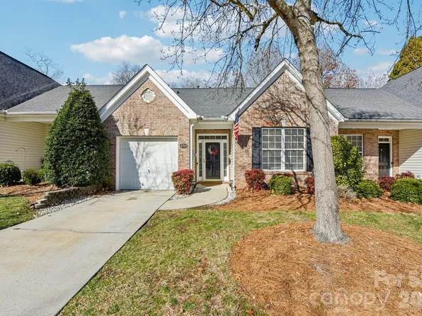 4700 Willow Glen Rd, Harrisburg, NC 28075