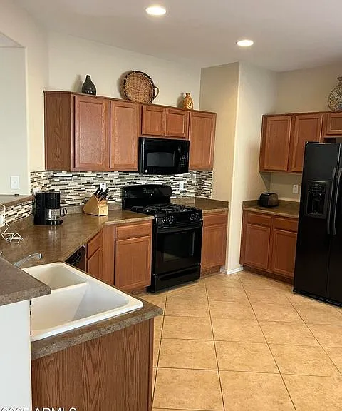 26087 W Tonto Ln — Photo 4