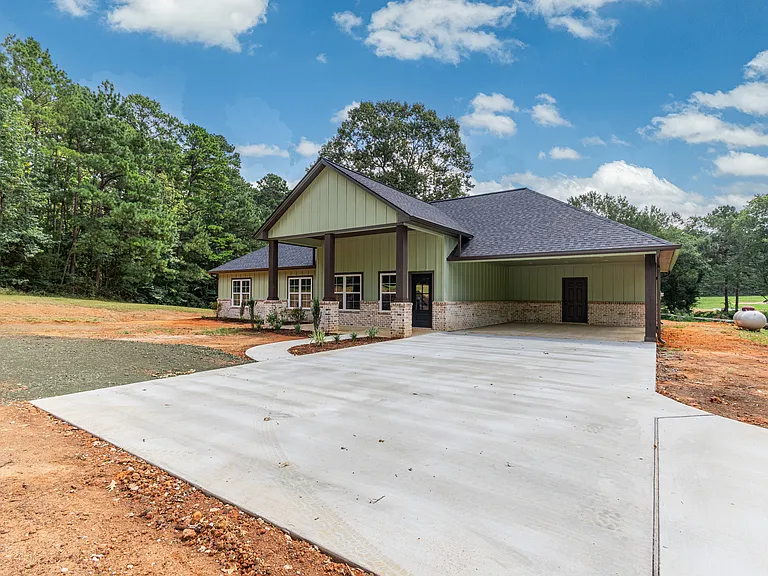 2391 State Highway 147 — Photo 4
