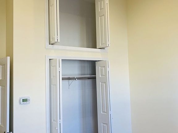 3rd image of 3115 41st St APT 2R