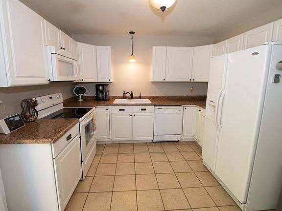 5th image of 822 E 12th St