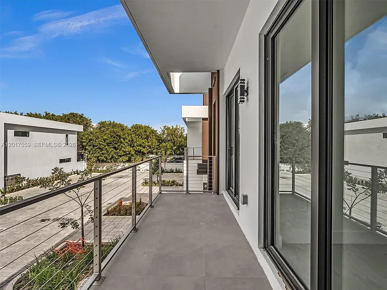 4640 SW 32nd Ave #D1 — Photo 54