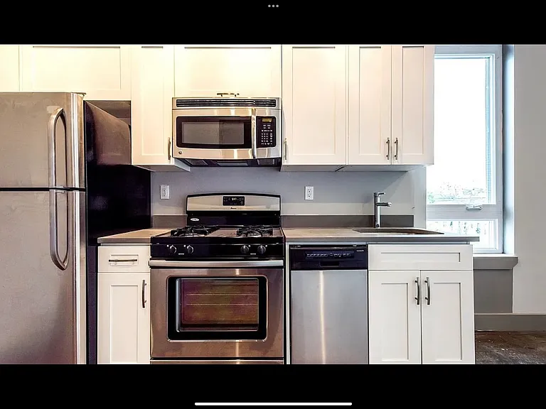 230 Jefferson St #3R — Photo 4