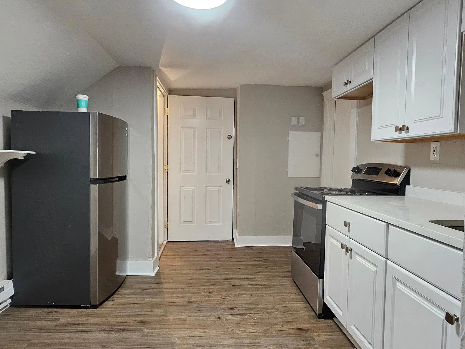 2069 W 33rd St — Photo 3
