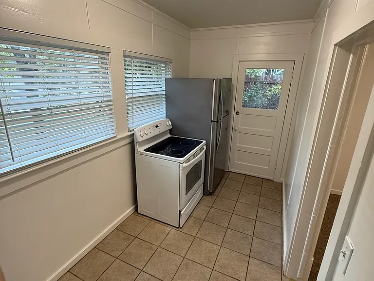 2843 Coloma St #B — Photo 2