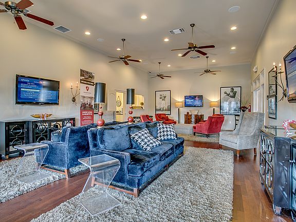 5th image of 700 15th Street #1305