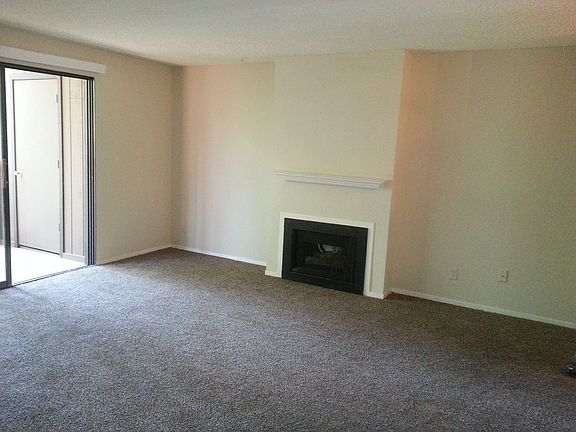 4th image of 921 Fulton Ave APT 462