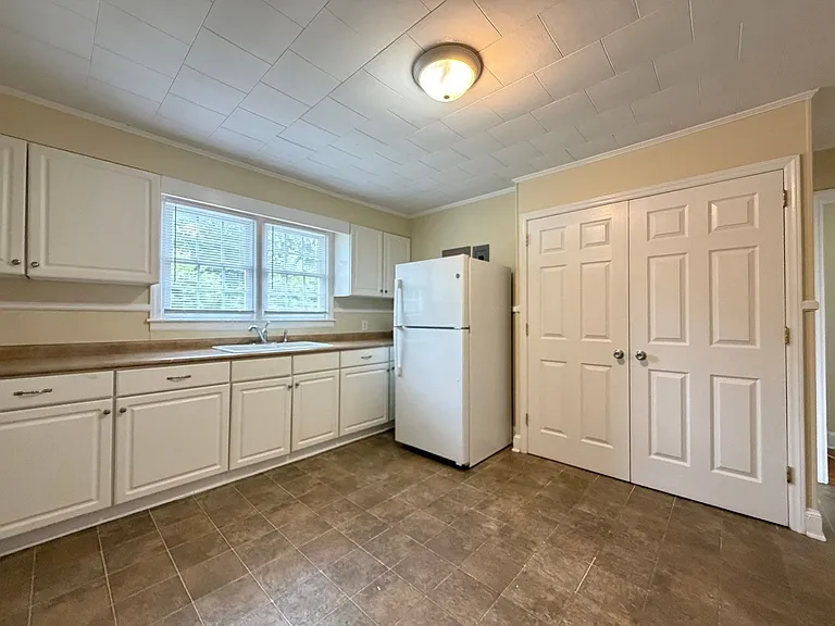 452 Parkview Dr #C — Photo 5