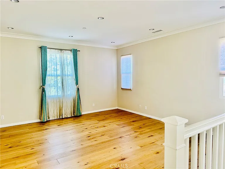 102 Chestnut Grv — Photo 13