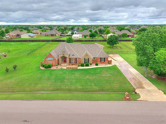 2nd image of 15301 Coral Creek Ln