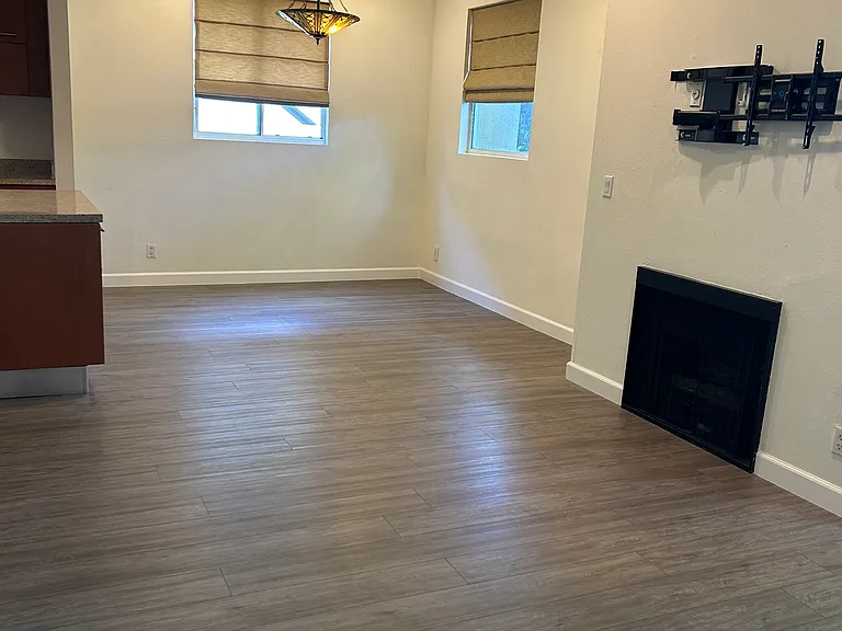2045 Beloit Ave #106 — Photo 4